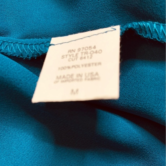 NWT Three Eighty Two Women V-Neck Blouse Top Sold On Revolve Size Medium - Picture 4 of 6